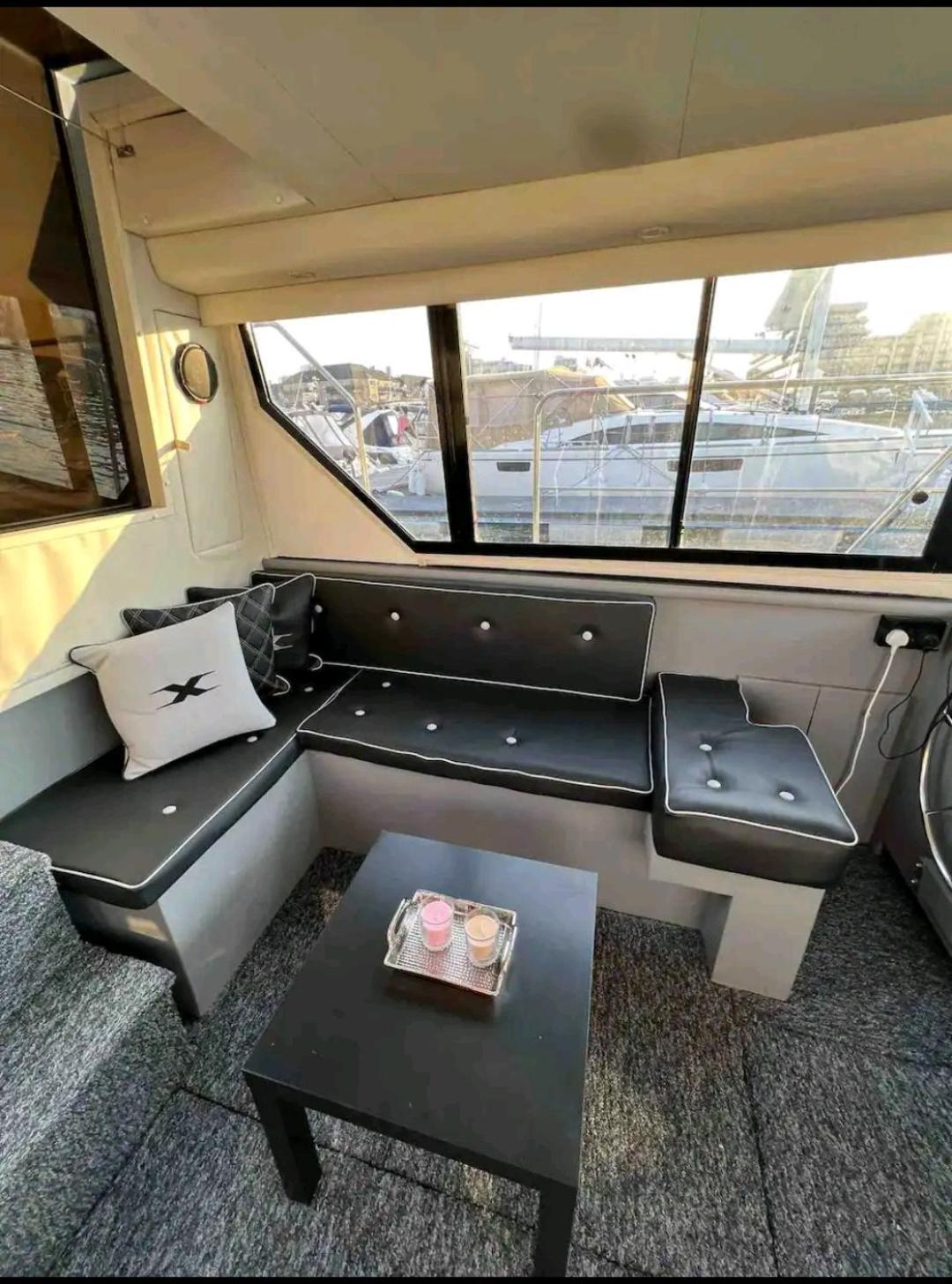 Yacht "X" - 44 Foot Modern Yacht On 5 Star Ocean Village Marina - Minutes Away From City Centre And Cruise Terminals, Free Parking ,Spa Package Available! Southampton Buitenkant foto