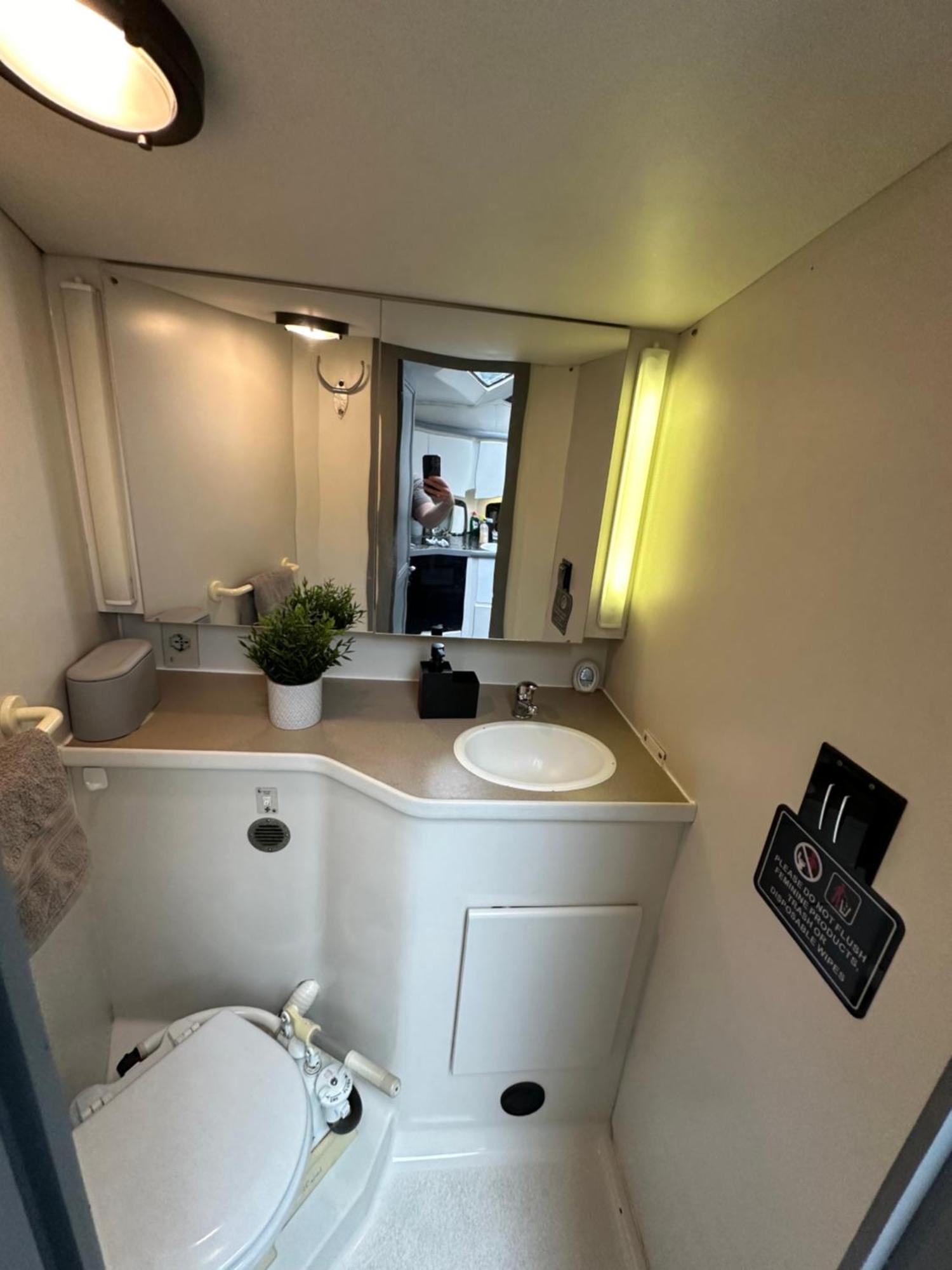 Yacht "X" - 44 Foot Modern Yacht On 5 Star Ocean Village Marina - Minutes Away From City Centre And Cruise Terminals, Free Parking ,Spa Package Available! Southampton Buitenkant foto